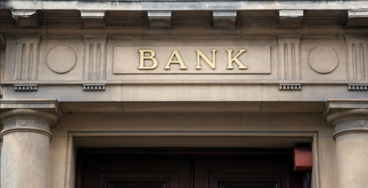 Deception And Truth Analysis of S&P 500 Banks